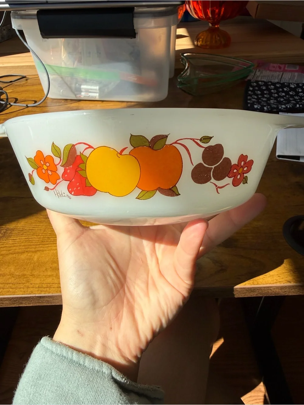 Vintage Anchor Hocking Fire-King Hildi fruit casserole dish / bowl